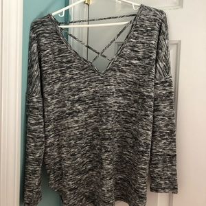 Black and white soft and thin sweater